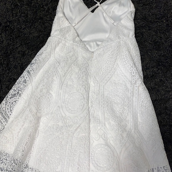 White Strap Dress Criss Cross Adjustable Straps Like New - Picture 7 of 9